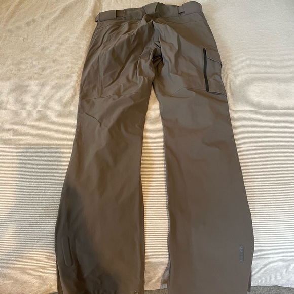 Women’s MEC softshell pants - Picture 6 of 6